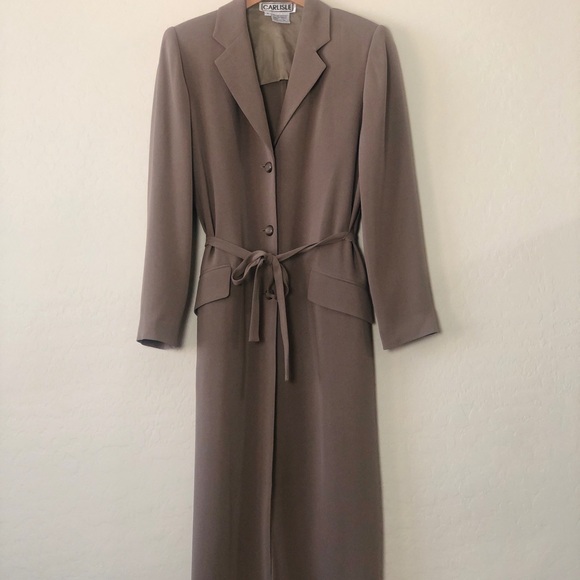 Carlisle Jackets & Blazers - ⭐️LAST CHANCE⭐️ Carlisle Tan Trenchcoat Sz 6 w/Tie